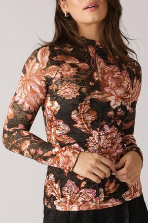 FIRESIDE CHATS STRETCH LACE TOP.