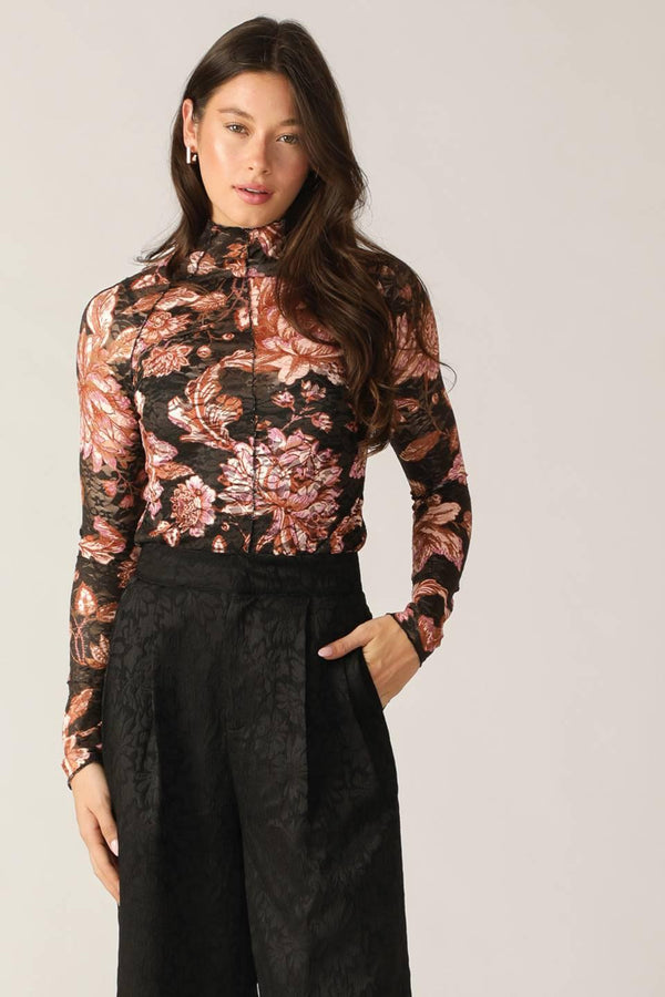 FIRESIDE CHATS STRETCH LACE TOP.