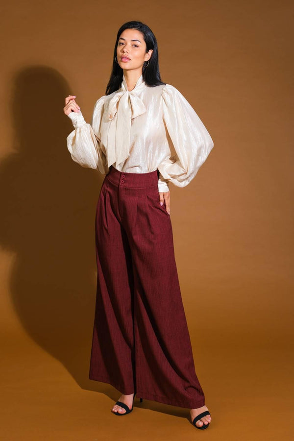 STUNNING  ASPECT WOVEN TOP.