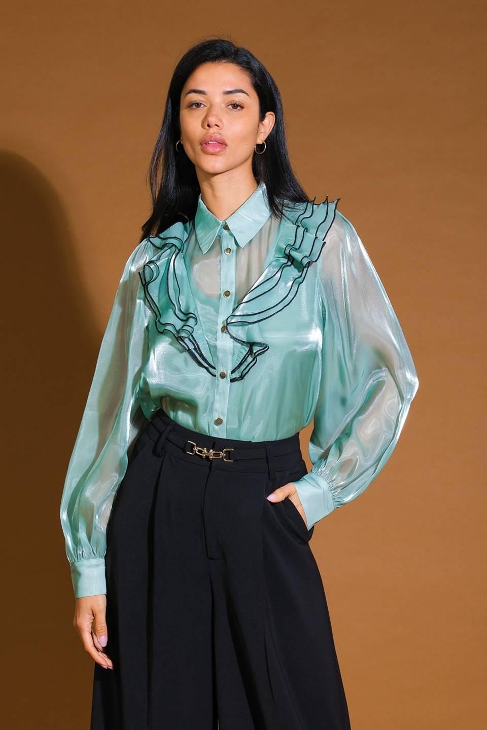 ON A DAY WOVEN TOP.