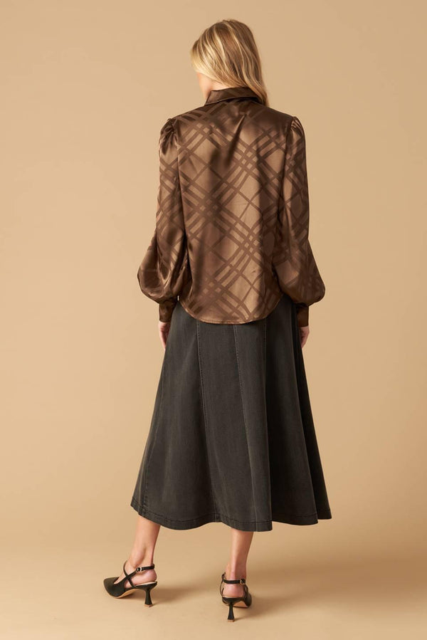 THE ART OF BALANCE WOVEN SATIN TOP.