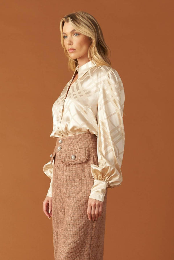 THE ART OF BALANCE WOVEN SATIN TOP.
