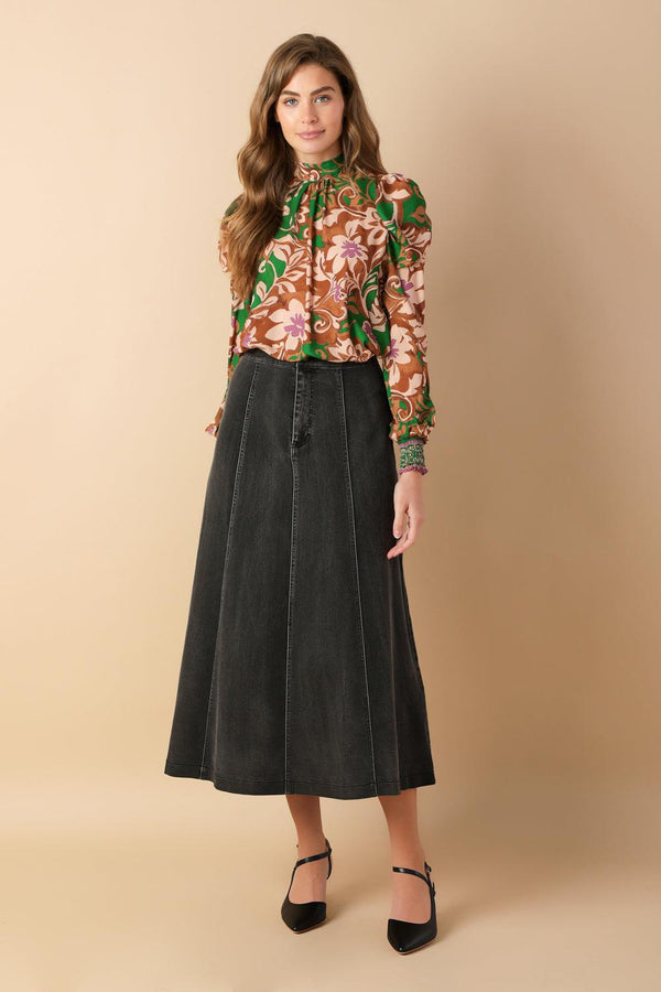 BREWED BLISS WOVEN TOP.