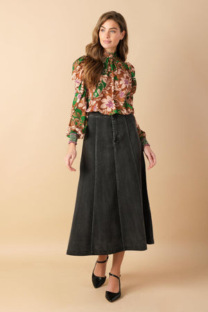 BREWED BLISS WOVEN TOP.
