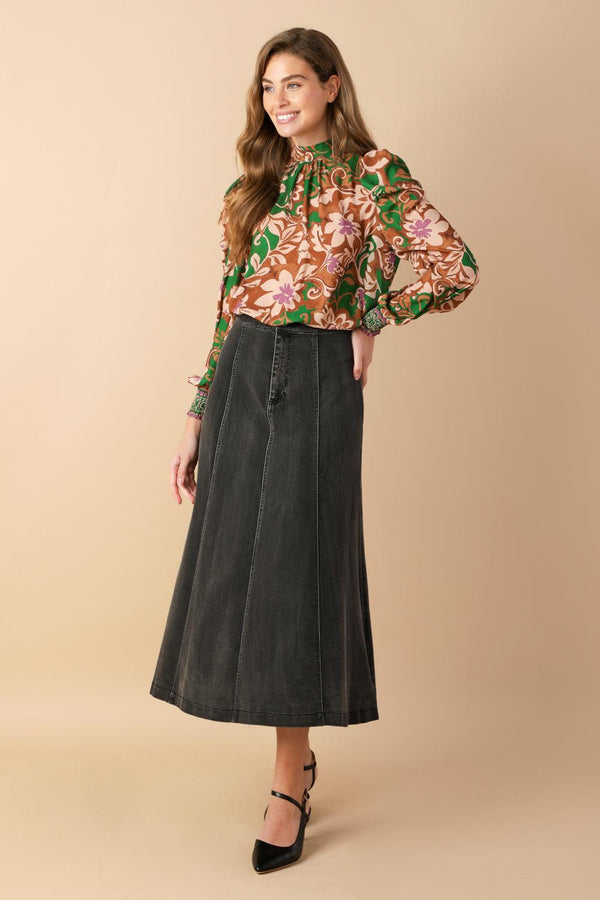 BREWED BLISS WOVEN TOP.