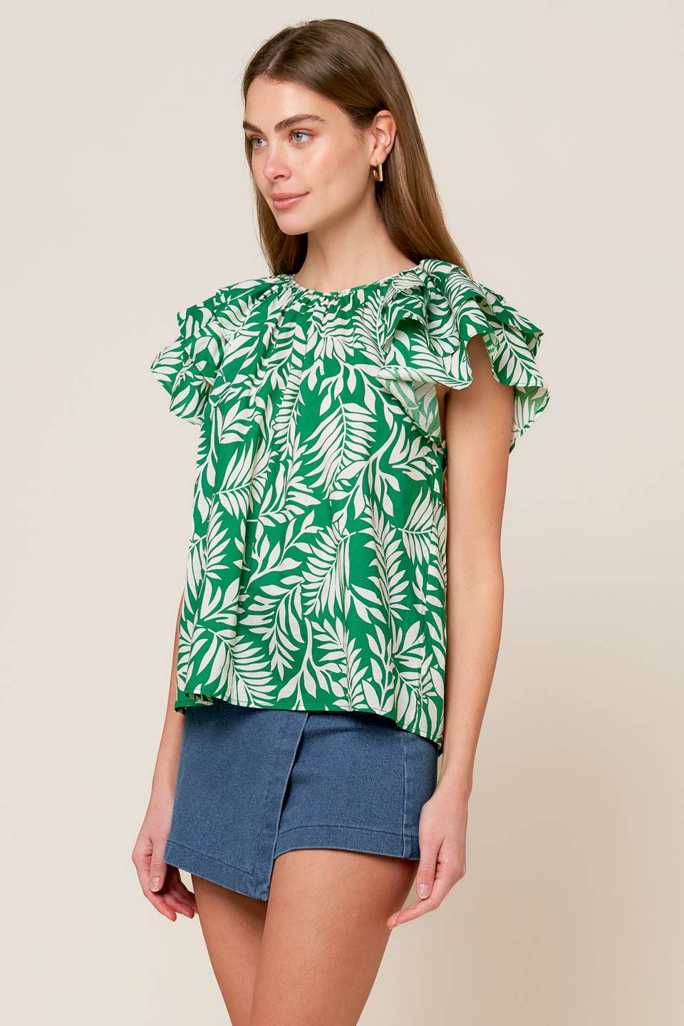 ROAMING AROUND GREEN WOVEN TOP