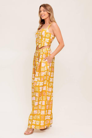 PRETTY MEADOW WOVEN TOP AND PANT SET.