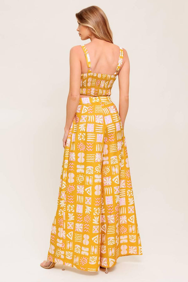 PRETTY MEADOW WOVEN TOP AND PANT SET.
