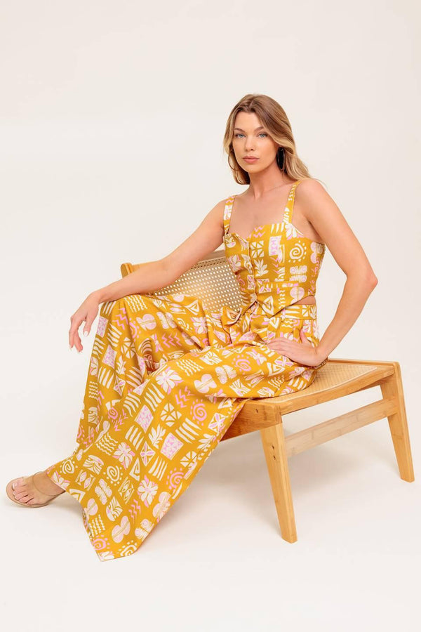 PRETTY MEADOW WOVEN TOP AND PANT SET.
