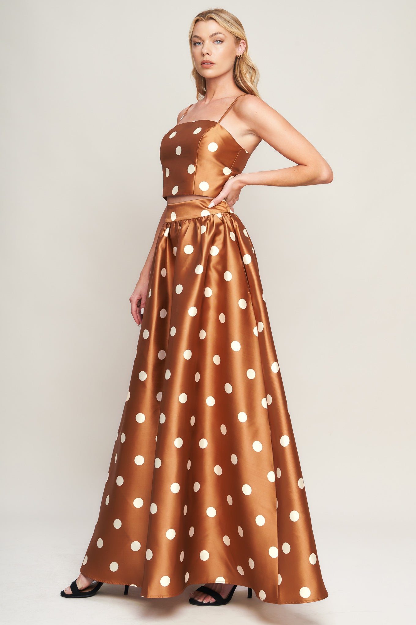 CHIC POLKA FLOW WOVEN TOP