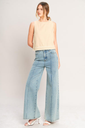 ELEVATED ESSENTIAL WOVEN TOP.