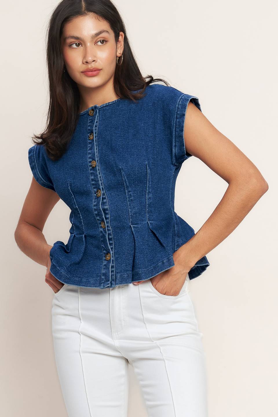 
A washed denim top featuring round neckline, cuffed short sleeve, button down and peplum

Details:

Self : 55% Cotton 33% Polyester 10% Viscose 2% Spandex

Size &amp; Fit

- Model is 5`8" And Wearing Size Small
- Measurements Taken From Size Small
- Approx. Length: 20" FLYING TOMATO