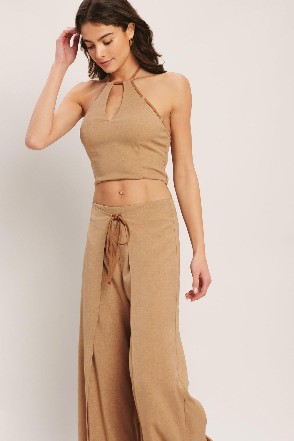 CARAMEL COAST WOVEN CROP TOP.