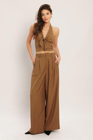 UMBER FLOW WOVEN HALTER TOP.