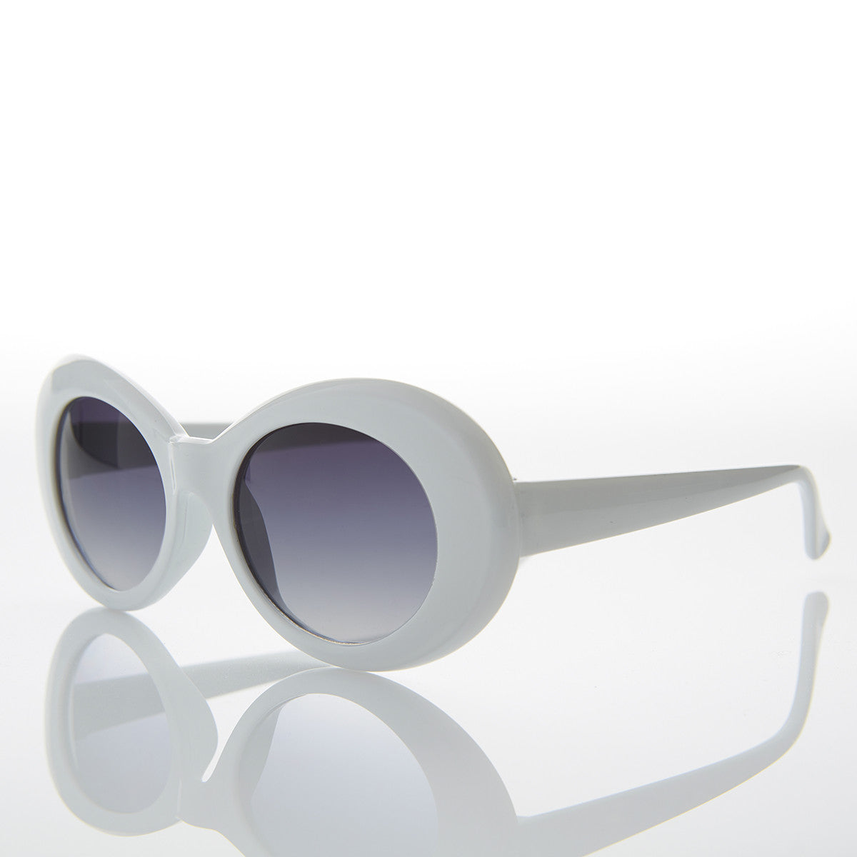 White Oval Cat Eye Famous Style Clout Sunglass - Lulu 2