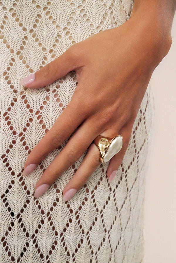 Sea-born Pearl Ring - Flying Tomato - Rings - Ettika