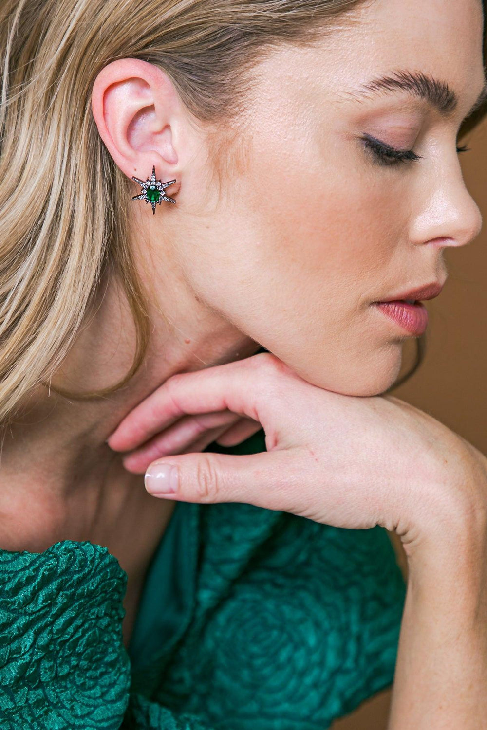 SEA STAR STUBS EARRINGS.