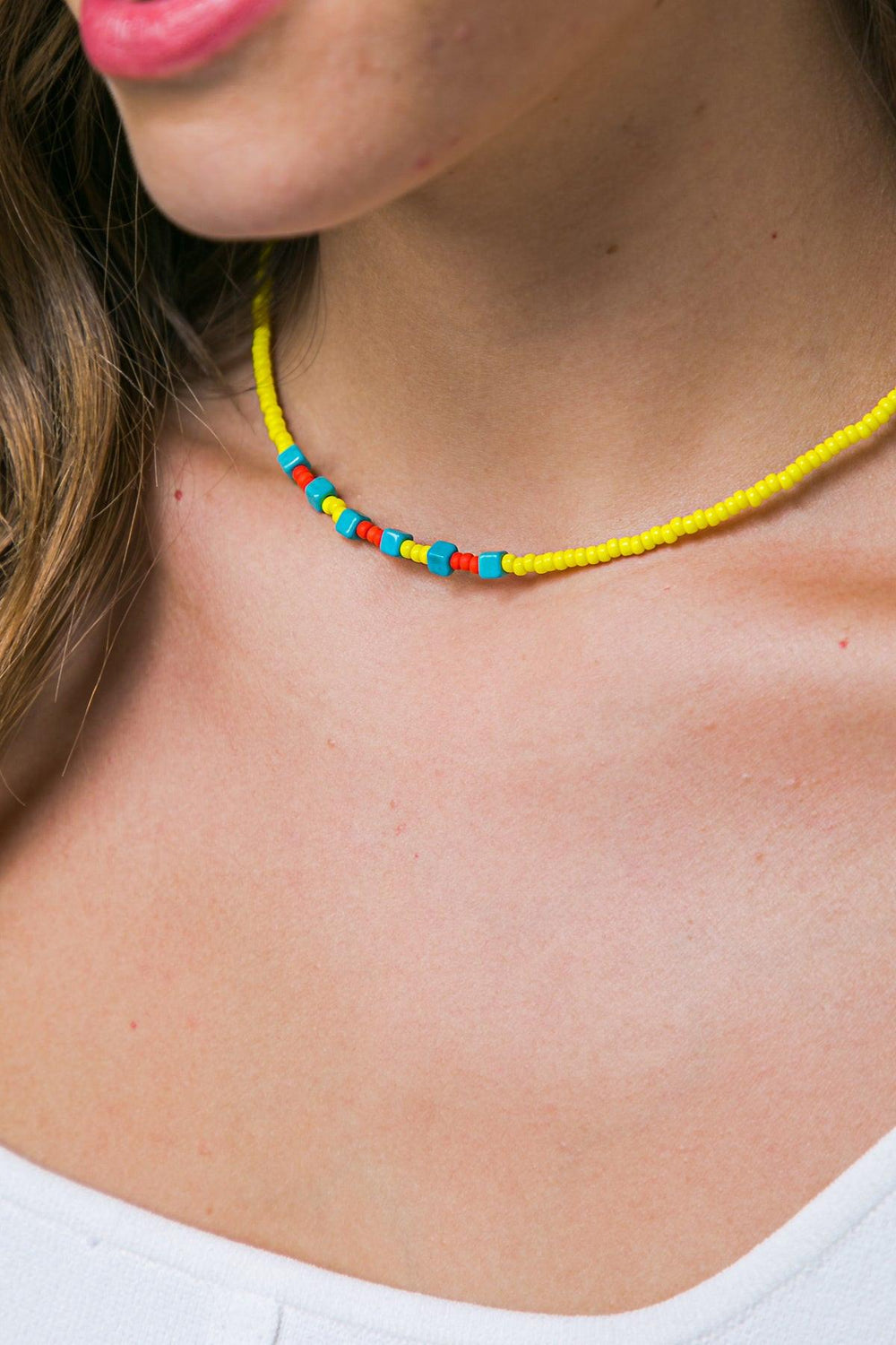 ZOLA VEADED NECKLACE.
