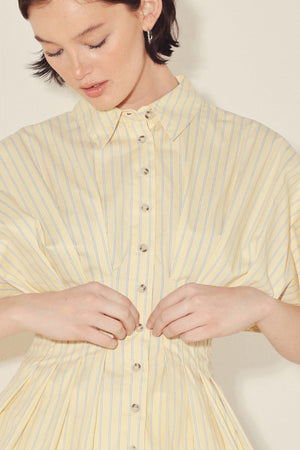 BUTTER MODE ACTIVATED WOVEN TOP.