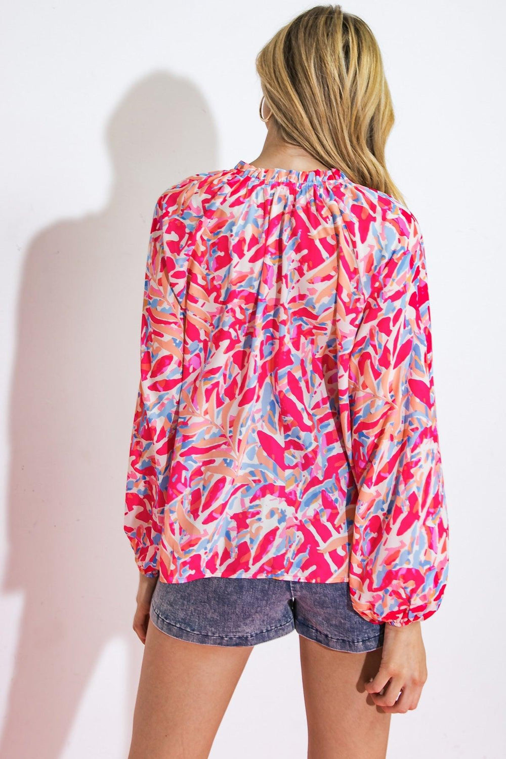 MISTLETOE MOMENT WOVEN TOP.