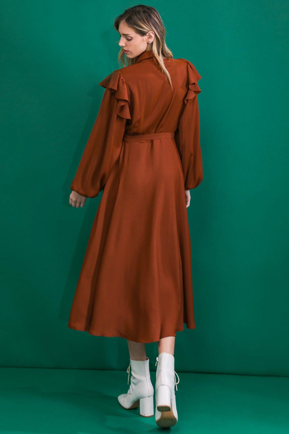 TIER ELEGANCE BROWN WOVEN MIDI DRESS.