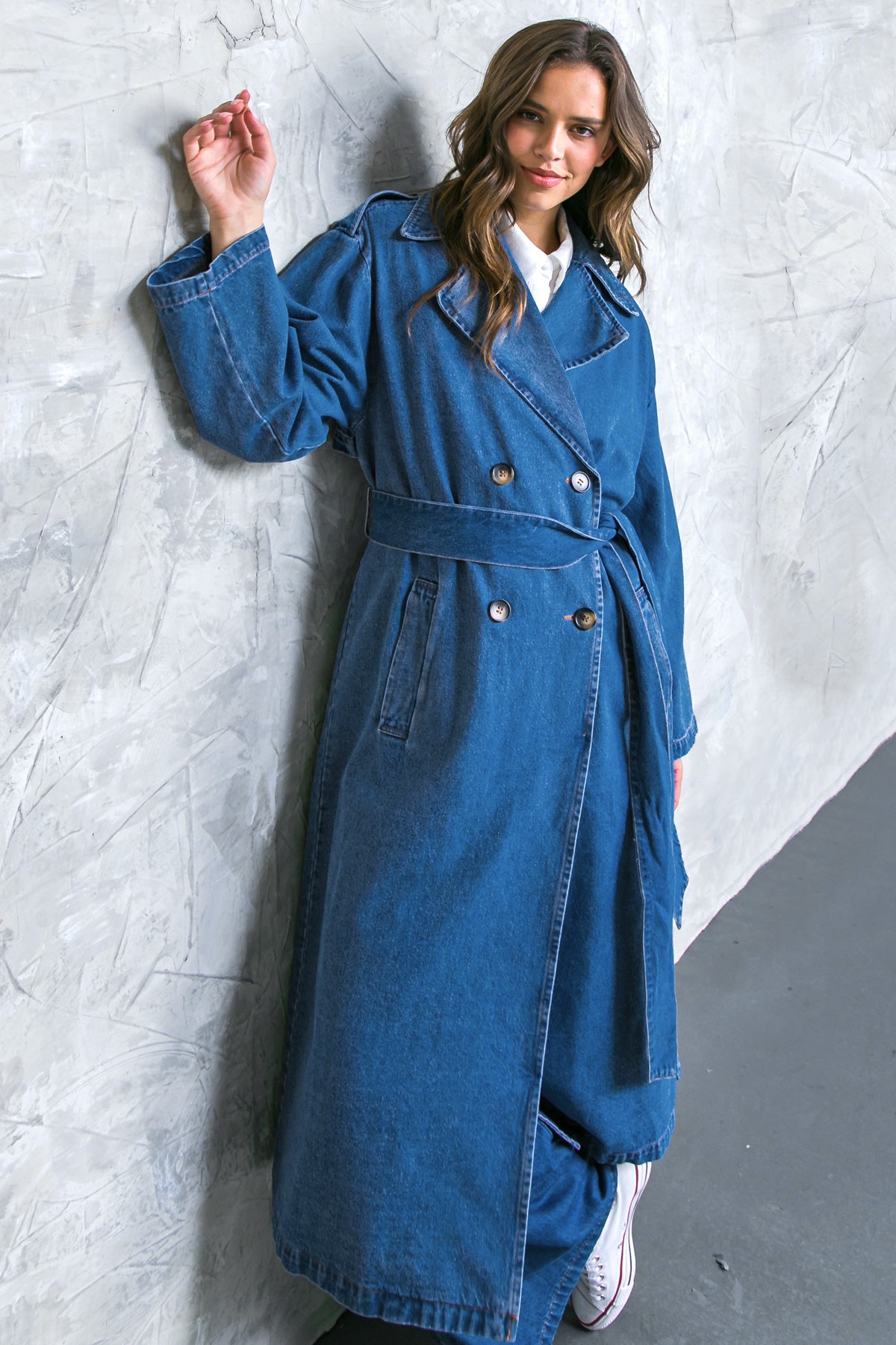 ALL THE BUZZ WASHED DENIM TRENCH COAT