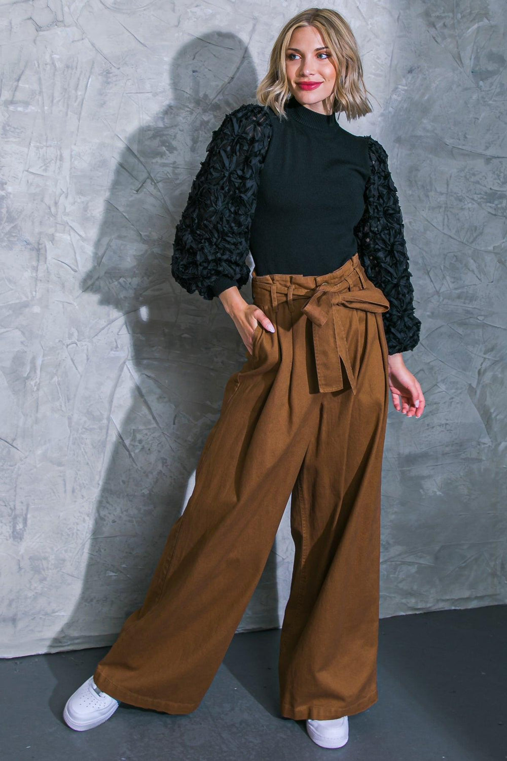THRIVING WEEKEND TWILL PANTS.