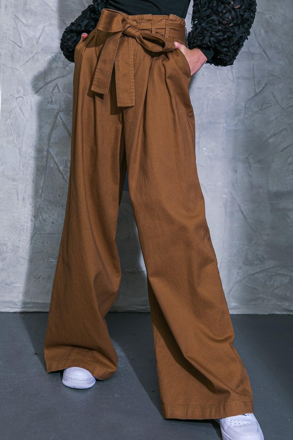 THRIVING WEEKEND TWILL PANTS.