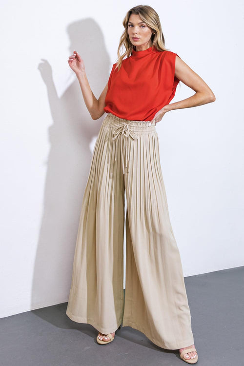 MAGICAL ILLUSIONS WOVEN PANTS.