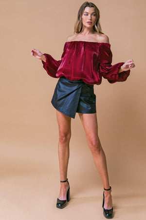 SIMPLY FAVORED WOVEN TOP.