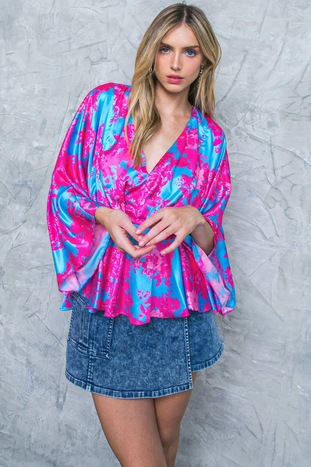 HERE WE GO AGAIN BLUE WOVEN TOP.
