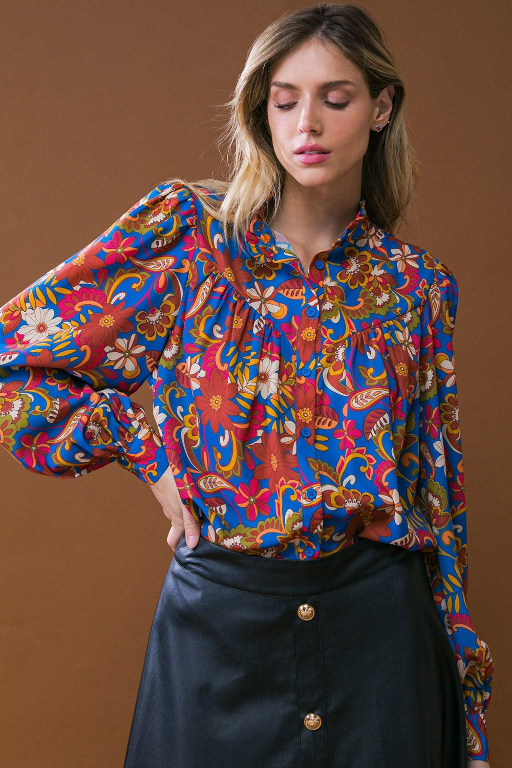 IMPRESSIVE BLOSSOM WOVEN TOP.