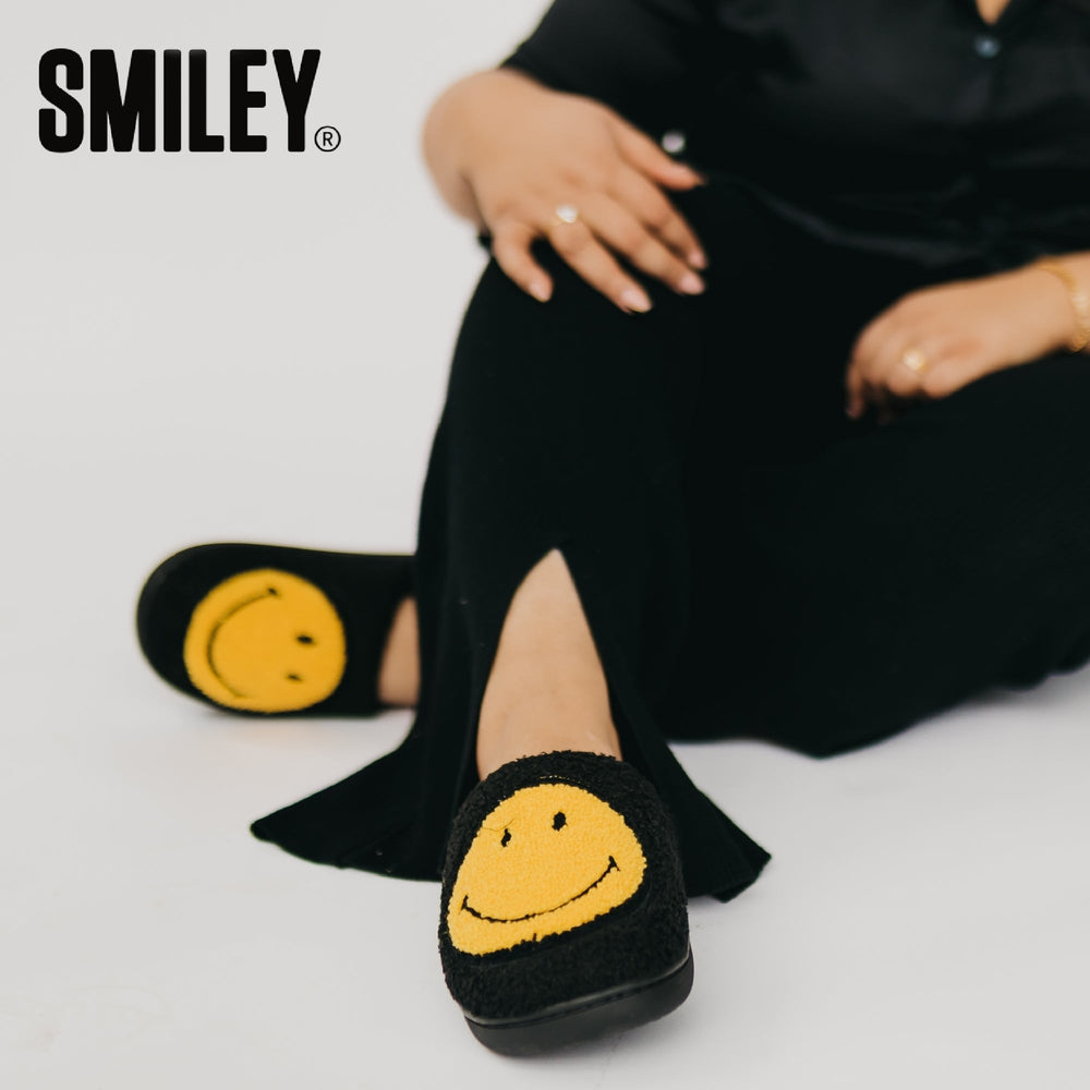 Smiley¬Æ x Pretty Simple Original Smiley Slippers