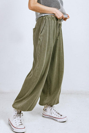 A CHILL MOMENT JOGGER PANTS.