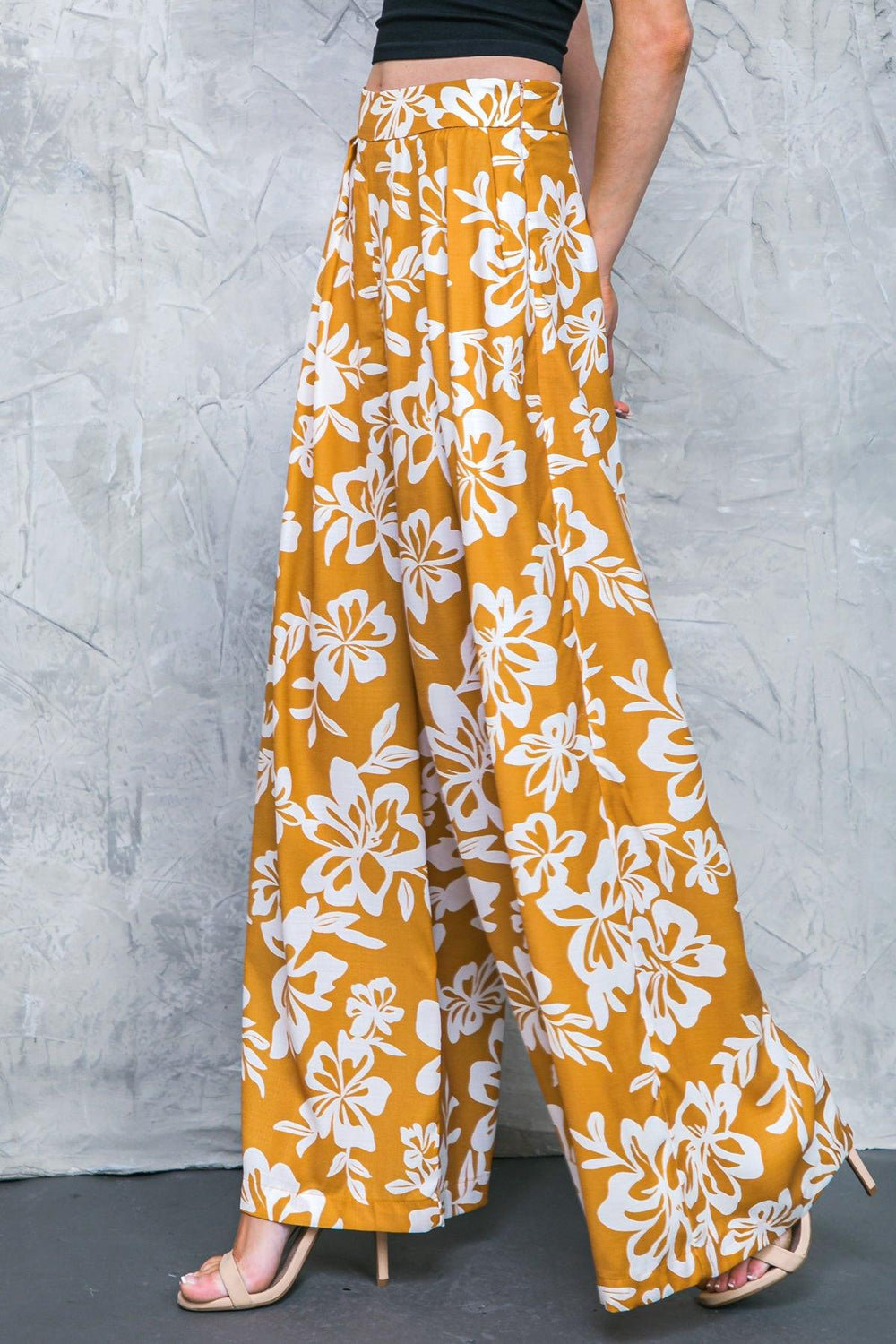 LET THE LIGHT IN BROWN WOVEN PANTS.
