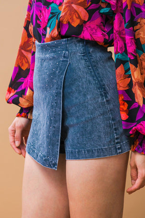 POSH POSITION DENIM SKORT.
