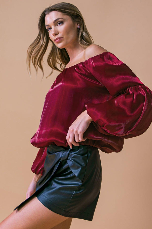 SIMPLY FAVORED WOVEN TOP.