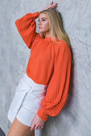 MAKE NO MISTAKES WOVEN TOP.