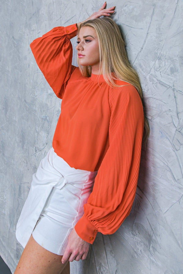 MAKE NO MISTAKES WOVEN TOP.