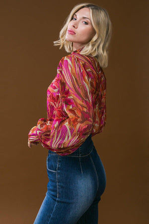 CRUSHING ON YOU WOVEN TOP.