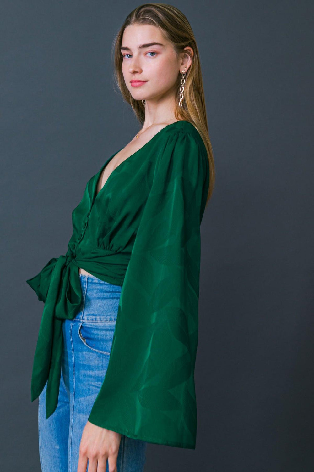 THE RIGHT ADDITION WOVEN TOP.