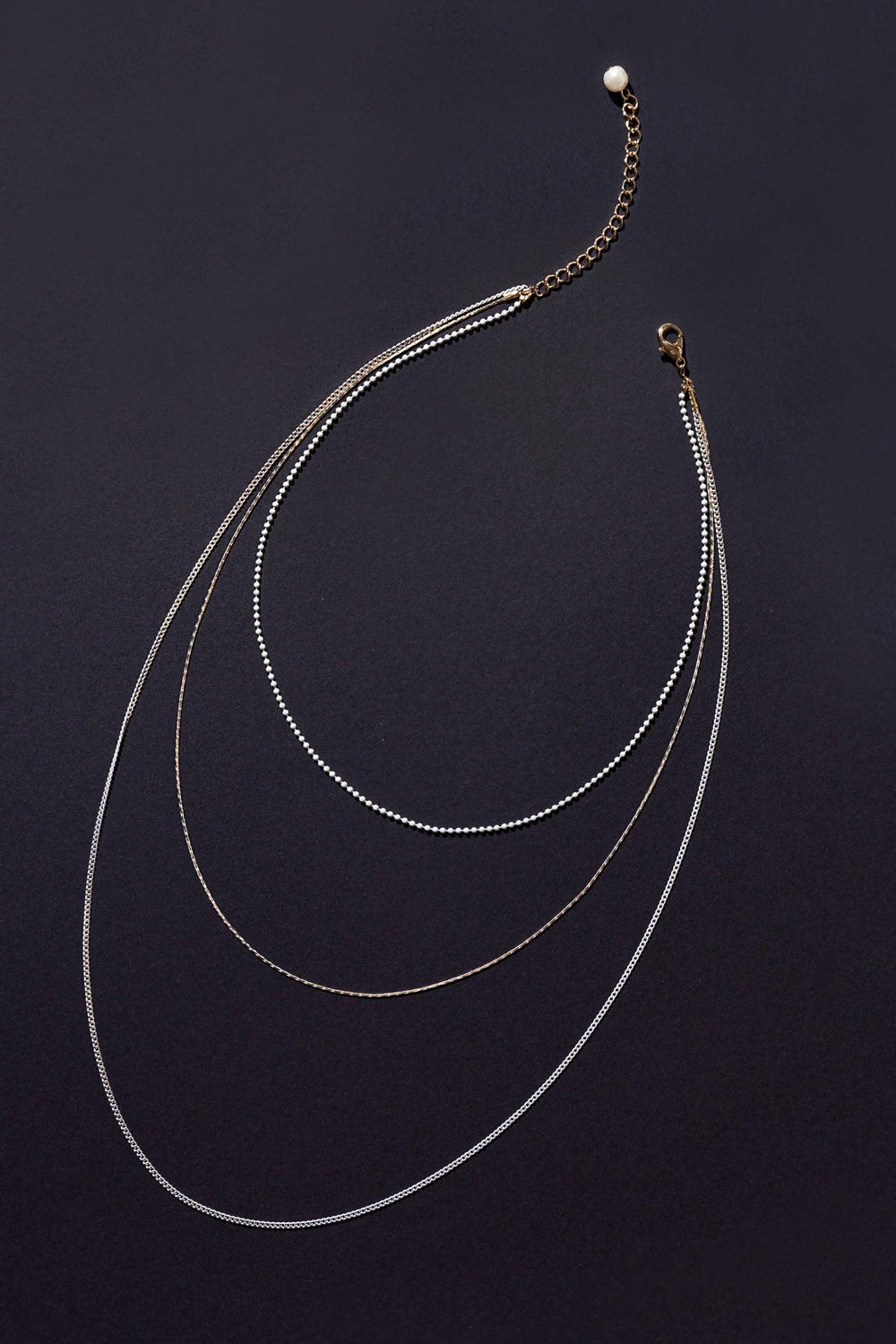 3 CHAIN LAYERD CHARM NECKLACE.