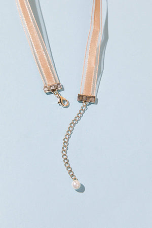 REMINISCENT LACE CHOKER.