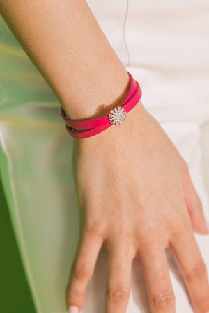 THE DAISY NEVER TAKE OFF BRACELET.