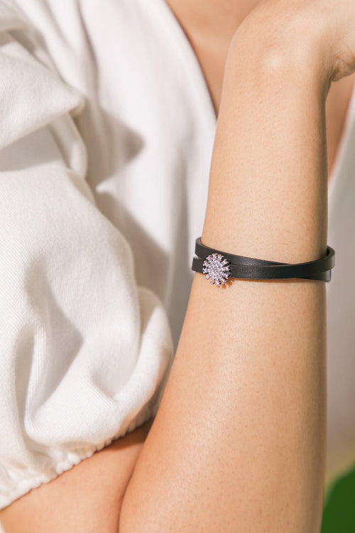 THE DAISY NEVER TAKE OFF BRACELET.