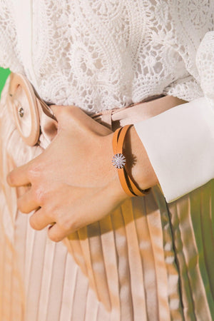 THE DAISY NEVER TAKE OFF BRACELET.