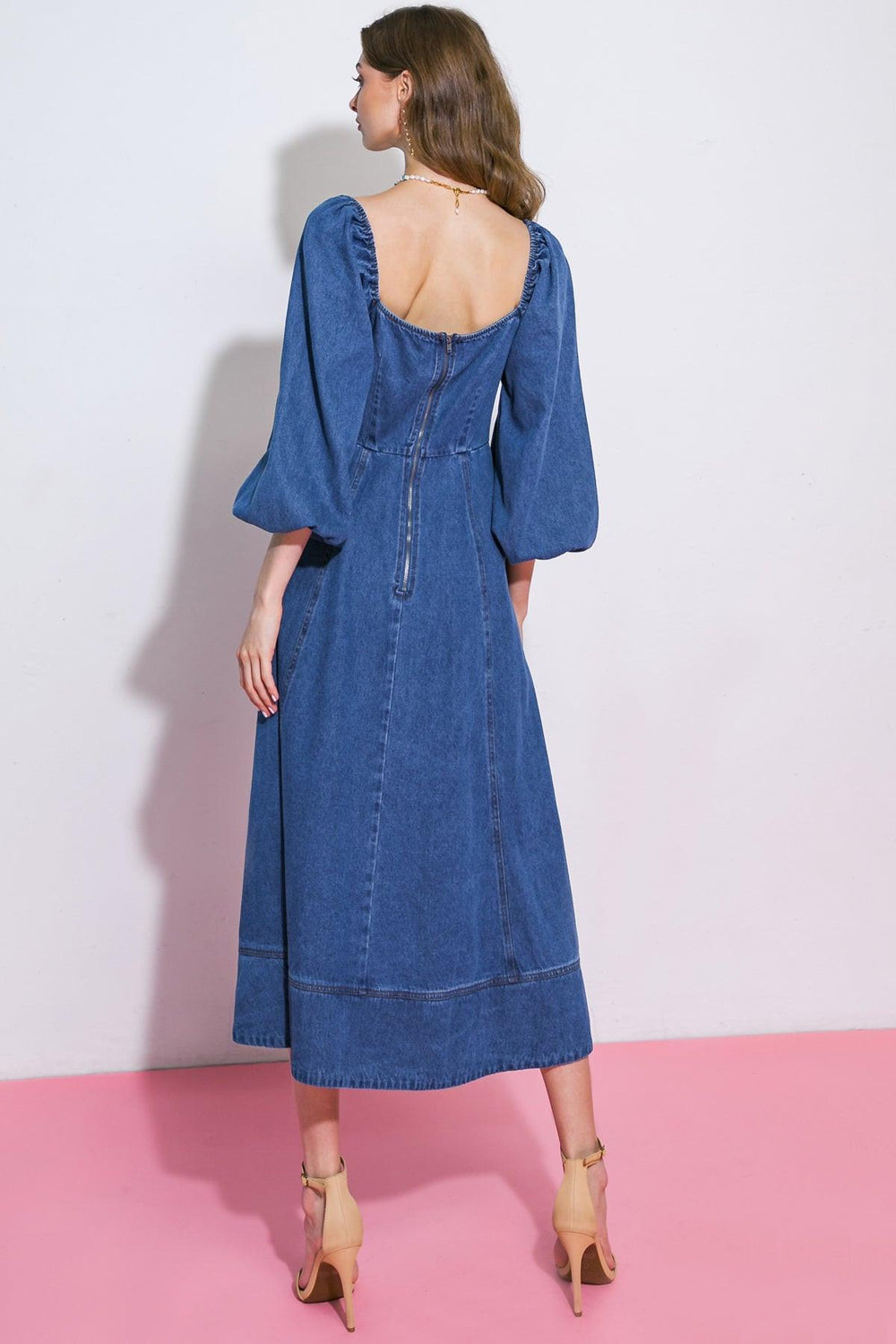 FEELIN'S GROOVY DENIM MIDI DRESS.