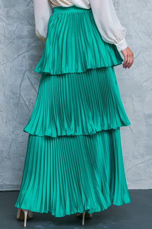 IN LOVE WITH ME WOVEN SKIRT.