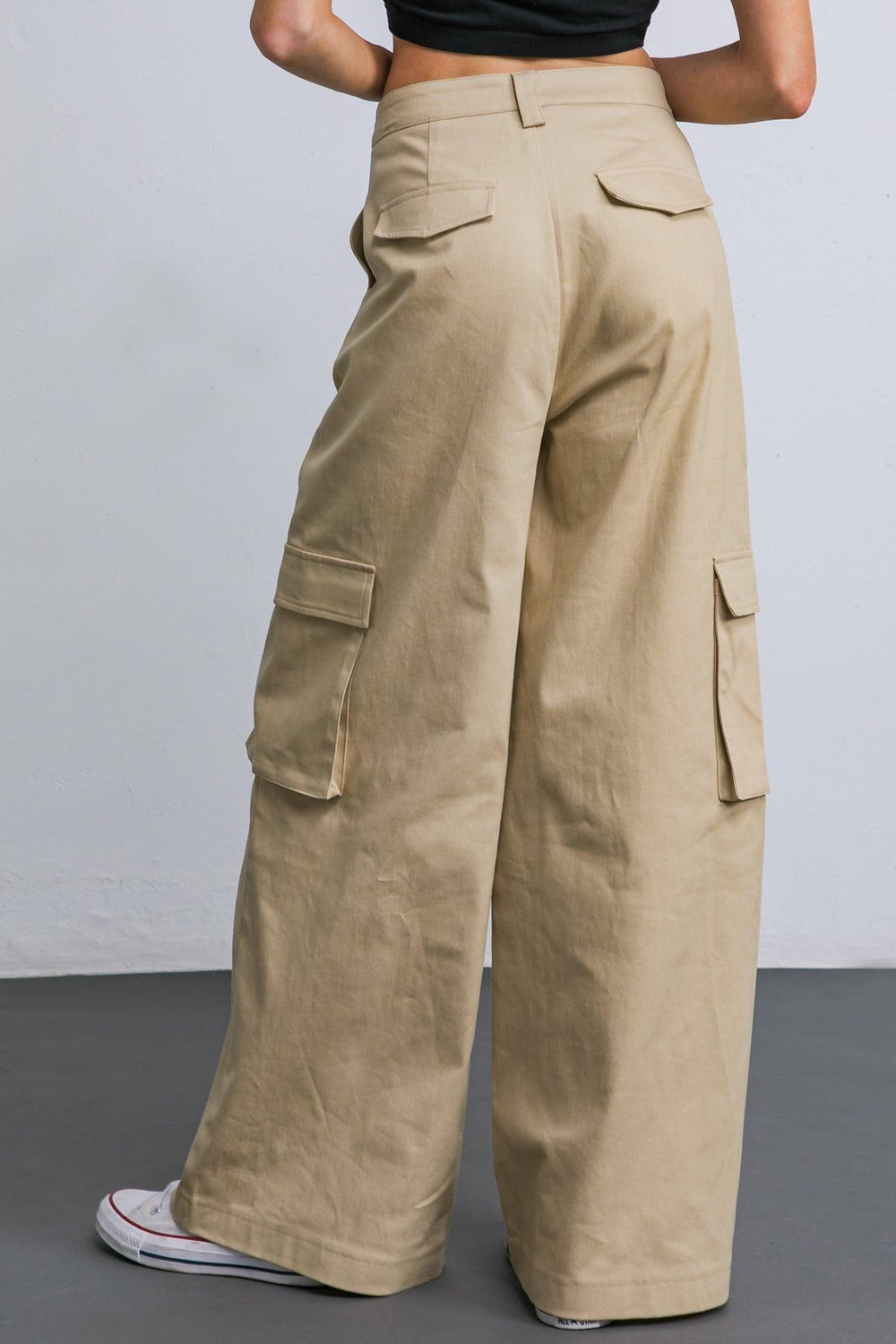 ADORABLE POSH WOVEN CARGO PANTS.