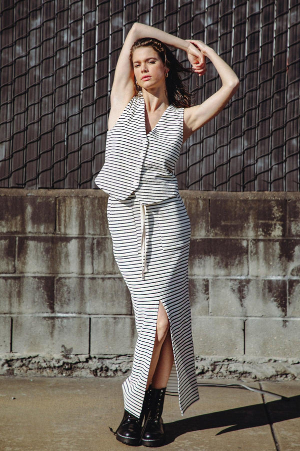 PRETTY ON POINT KNIT SKIRT.